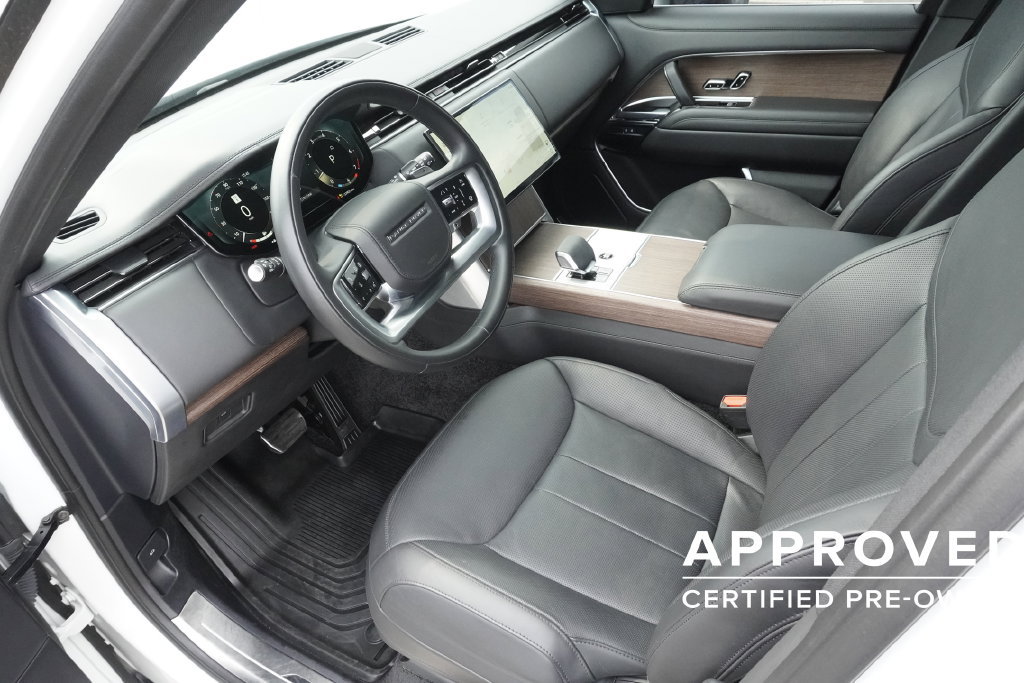 Used 2025 Land Rover Range Rover Long Wheelbase SE AWD/4WD image 18
