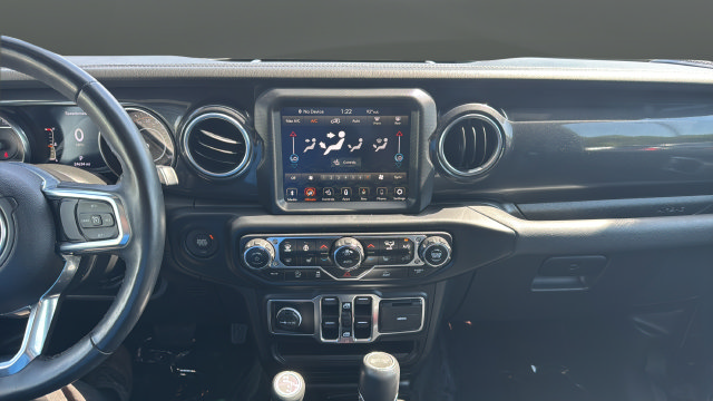 Used 2023 Jeep Wrangler Unlimited Sahara AWD/4WD image 13