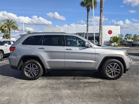 Certified 2021 Jeep Grand Cherokee Limited w/ Luxury Group II image 3