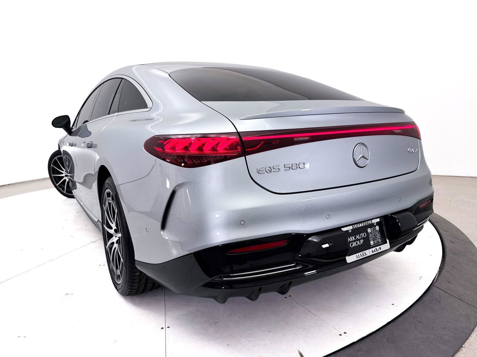 Used 2022 Mercedes-Benz EQS 580 4MATIC Sedan image 10