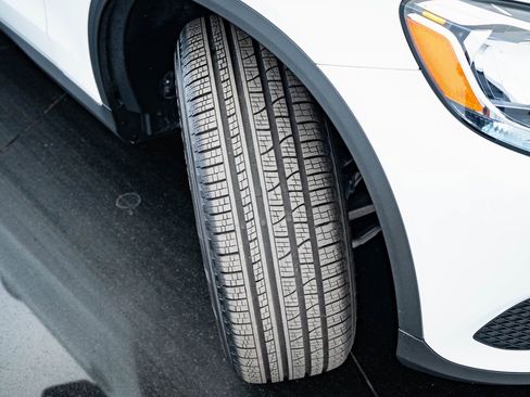 Used 2017 Mercedes-Benz GLC 300 4MATIC image 42