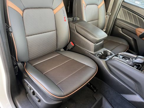 Used 2023 GMC Canyon AT4 w/ AT4 Premium Package image 20