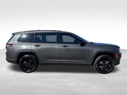 Used 2023 Jeep Grand Cherokee L Laredo AWD/4WD image 6