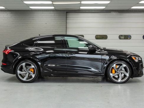 Used 2023 Audi e-tron S Prestige w/ Prestige Package AWD/4WD image 3