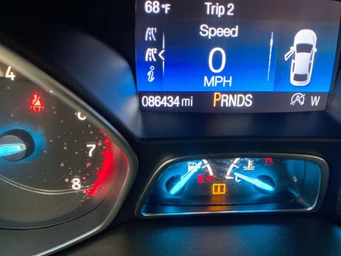 Used 2018 Ford Escape Titanium AWD/4WD image 17