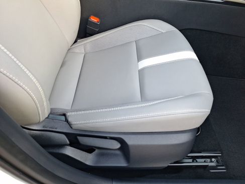 Used 2025 Toyota Camry SE w/ Multimedia Upgrade Package image 34