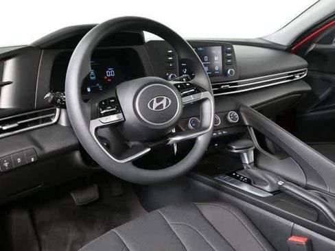 New 2026 Hyundai Elantra SE image 17