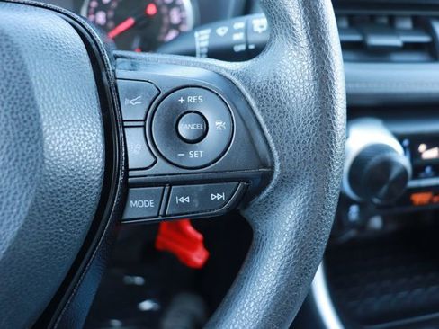 Used 2021 Toyota RAV4 LE image 25