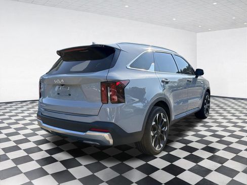Used 2025 Kia Sorento EX FWD image 4