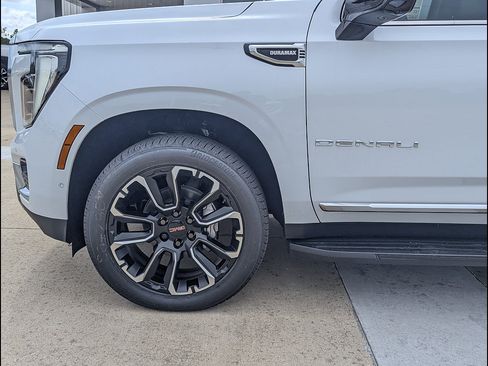 New 2026 GMC Yukon XL Denali w/ Advanced Technology Package AWD/4WD image 10
