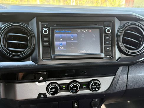 Used 2017 Toyota Tacoma SR RWD image 21