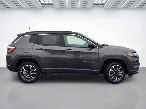 Used 2024 Jeep Compass Limited image 7