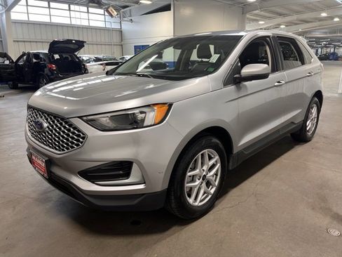 Used 2023 Ford Edge SEL image 7