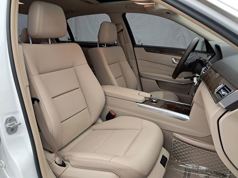 Used 2016 Mercedes-Benz E 350 4MATIC Sedan image 29