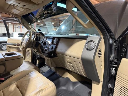 Used 2009 Ford F250 Lariat image 18