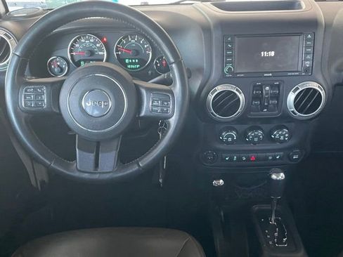 Used 2018 Jeep Wrangler Unlimited Sahara w/ Connectivity Group image 13