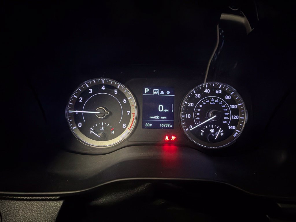 Used 2022 Hyundai Venue Limited FWD image 22