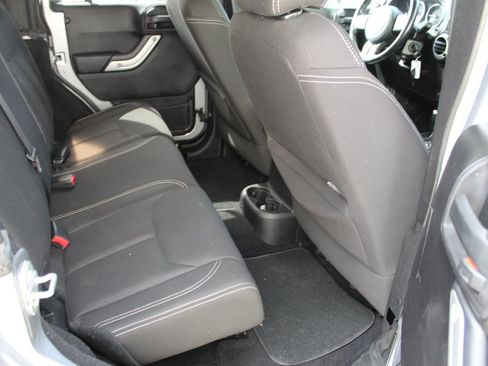 Used 2015 Jeep Wrangler Unlimited Sahara w/ Max Tow Package image 13