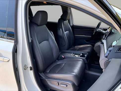 Used 2018 Honda Odyssey Elite image 9