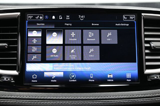 Certified 2022 Chrysler Pacifica Touring-L AWD/4WD image 35