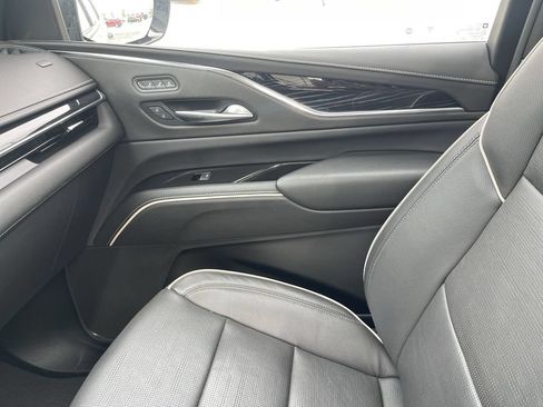Certified 2024 Cadillac Escalade Sport AWD/4WD image 33