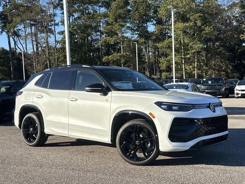 New 2026 Volkswagen Tiguan SE R-Line AWD/4WD image 1