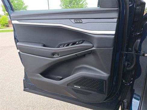 New 2025 Jeep Wagoneer S Limited image 29