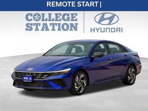 Used 2025 Hyundai Elantra Sport FWD image 6