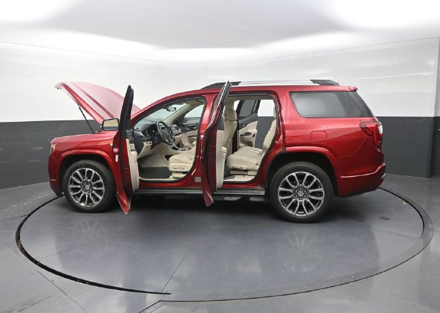 Used 2021 GMC Acadia Denali w/ Denali Ultimate Package AWD/4WD image 42