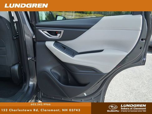 Used 2023 Subaru Forester Premium AWD/4WD image 32