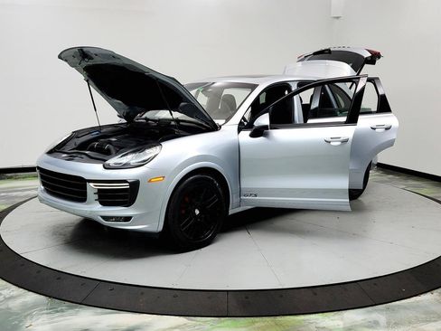 Used 2016 Porsche Cayenne GTS AWD/4WD image 9