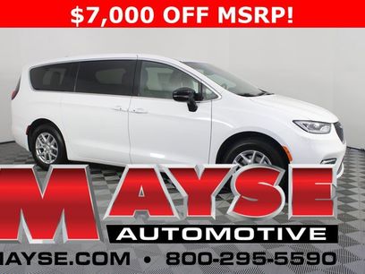 New 2026 Chrysler Pacifica Select