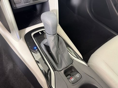 Used 2025 Toyota Corolla Cross L FWD image 17