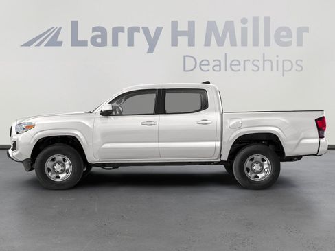 Used 2023 Toyota Tacoma TRD Off-Road w/ TRD Premium Off Road Package image 3