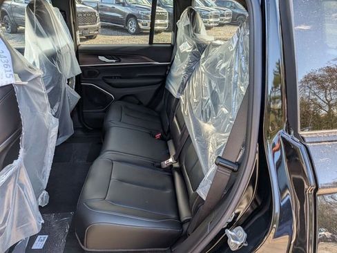 New 2026 Jeep Grand Cherokee Limited AWD/4WD image 13