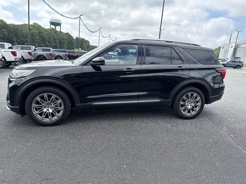 Used 2025 Ford Explorer Platinum image 7