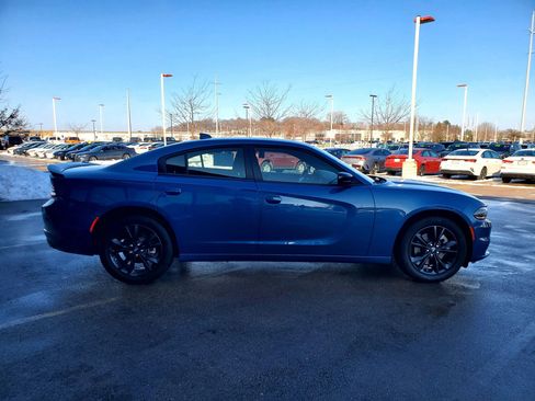 Used 2022 Dodge Charger SXT w/ Blacktop Package image 4