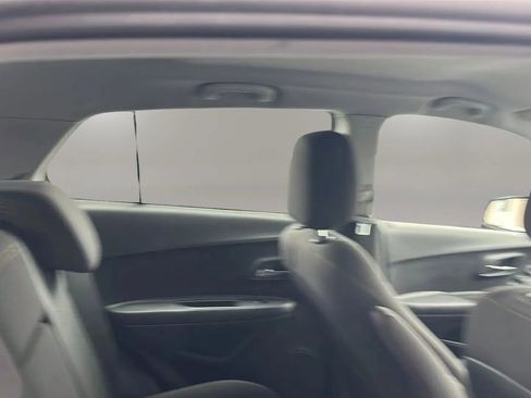 Used 2019 Chevrolet Trax LS image 27