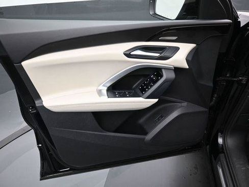 Certified 2025 Audi Q5 Prestige AWD/4WD image 11