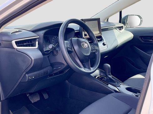 Used 2025 Toyota Corolla LE w/ LE Premium Package FWD image 9