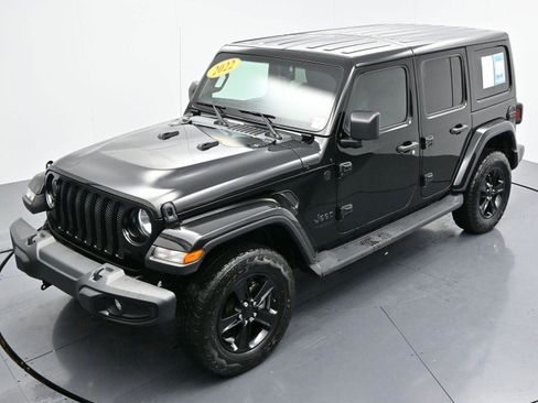 Used 2022 Jeep Wrangler Unlimited Sahara image 39