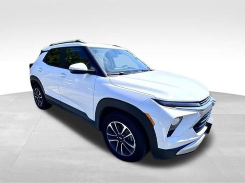 Used 2024 Chevrolet TrailBlazer LT FWD image 9