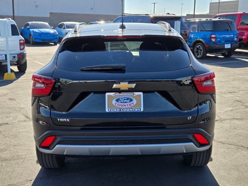 Used 2025 Chevrolet Trax LT image 5