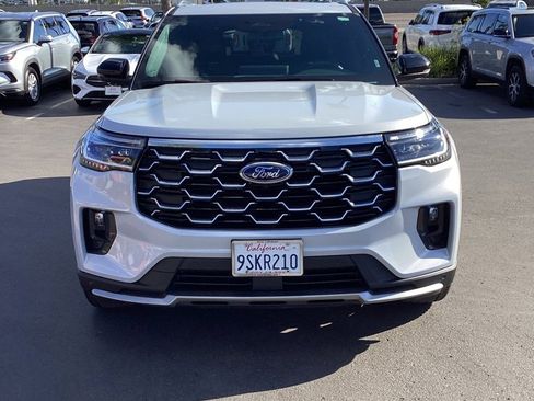 Used 2025 Ford Explorer Platinum w/ LUX Leather Package image 4