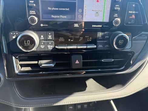 Used 2021 Toyota Highlander XSE AWD/4WD image 21
