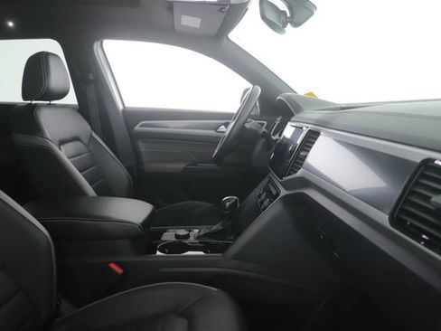 Used 2021 Volkswagen Atlas Cross Sport SEL image 33
