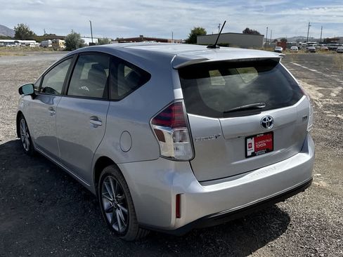 Used 2017 Toyota Prius V Five w/ Advanced Technology Package FWD image 5