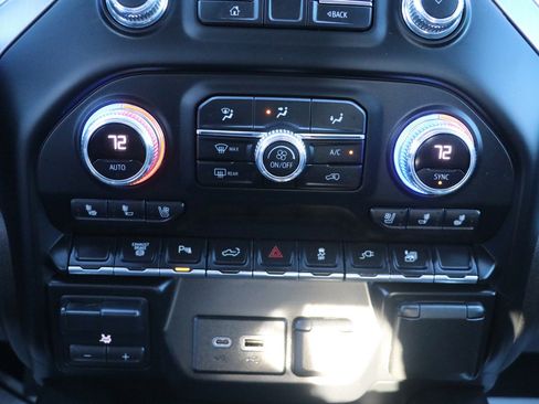 Used 2022 GMC Sierra 3500 SLT w/ SLT Premium Package image 22