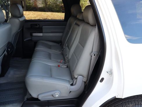 Used 2010 Toyota Sequoia SR5 image 20