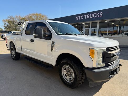 Used 2017 Ford F250 XL w/ Power Equipment Group image 7